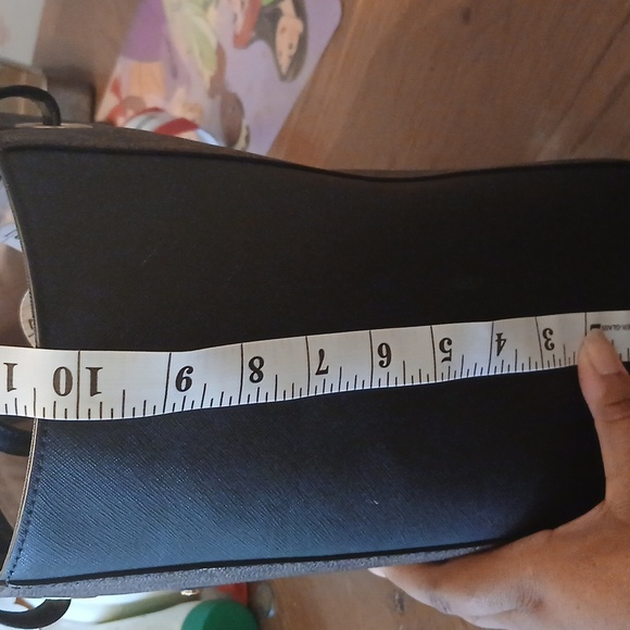 Michael Kors Medium Walsh Multifunction Tote – Brown/Black - Picture 10 of 15